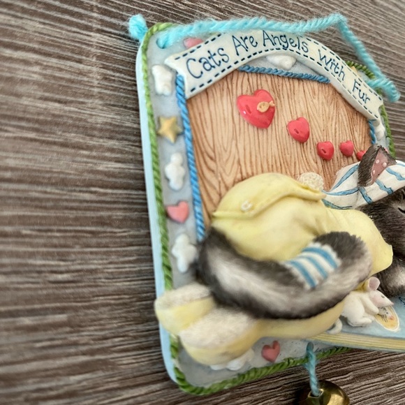 Enesco Calico Kittens Hanging Plaque, “Cats are Angels With Fur” 1996 - Picture 12 of 12